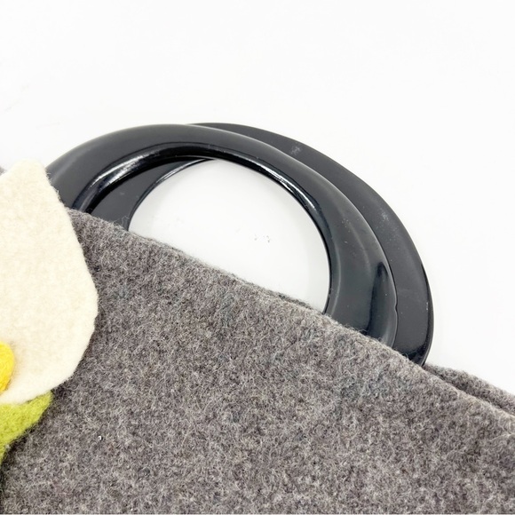 ✅‎ UNBRANDED BOILED WOOL TULIP PURSE WITH LUCITE PLASTIC HANDLES - Picture 4 of 7